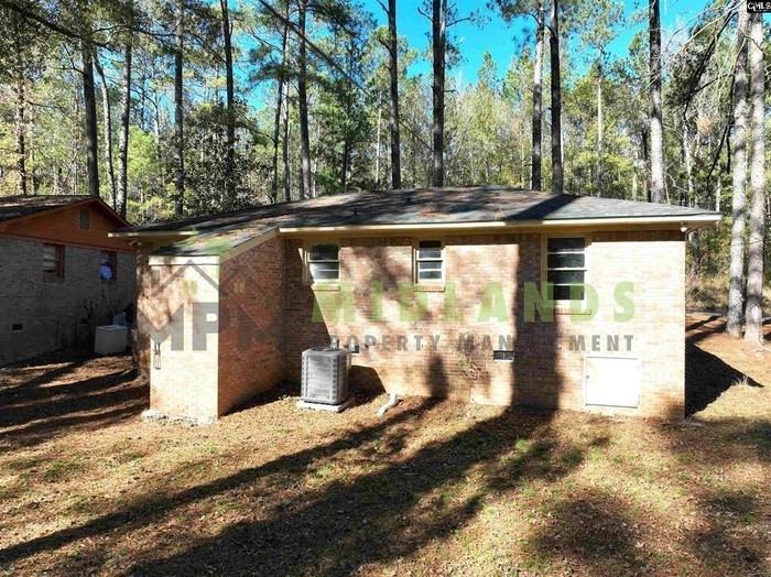 120 Larchwood Dr - Photo 2 of 20