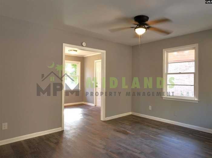 120 Larchwood Dr - Photo 4 of 20
