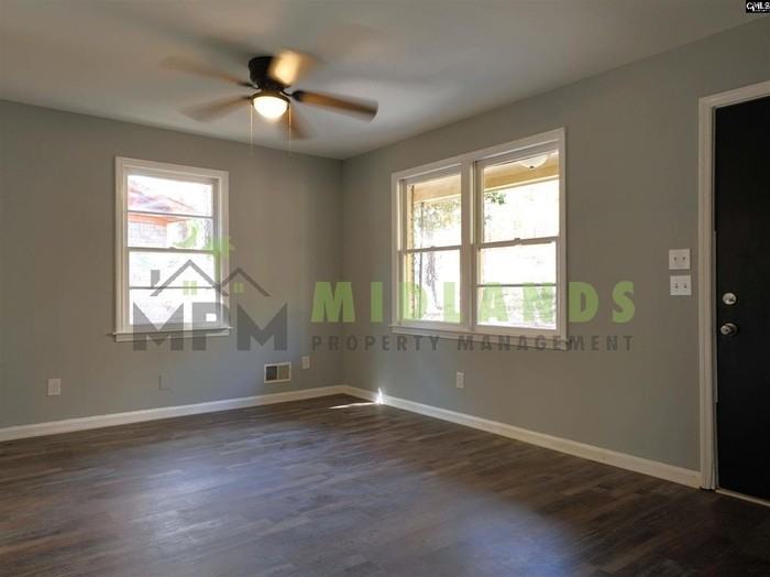 120 Larchwood Dr - Photo 6 of 20
