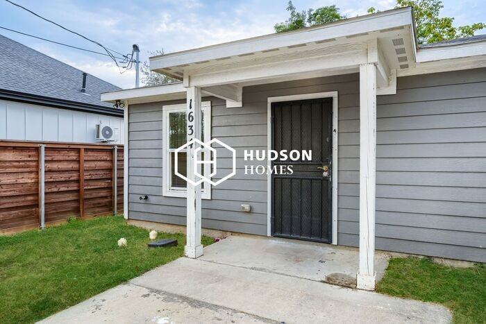 1634 Garden Dr - Photo 3 of 13