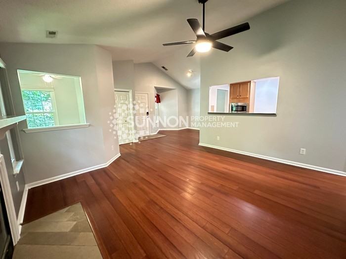 6140 Gray Gate Ln #M - Photo 4 of 16