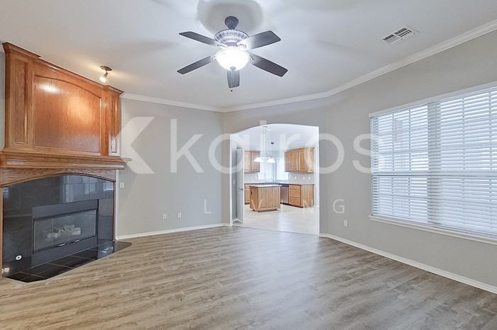 1421 Asher St - Photo 5 of 20