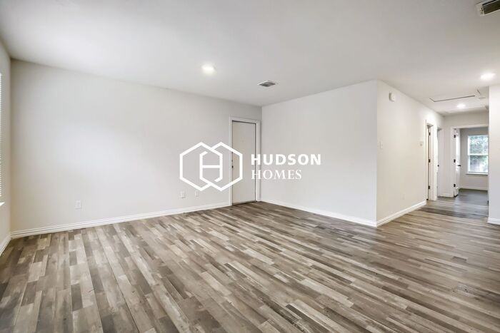 1619 N 12th St #A - Photo 4 of 15