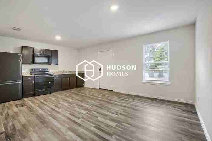 1619 N 12th St #A - Photo 6 of 15