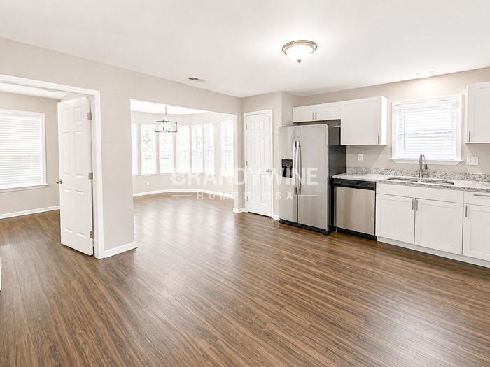 1033 Nolan Ln - Photo 6 of 23