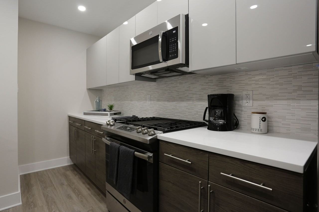 Regency Towers Apartments - Photo 3 of 45