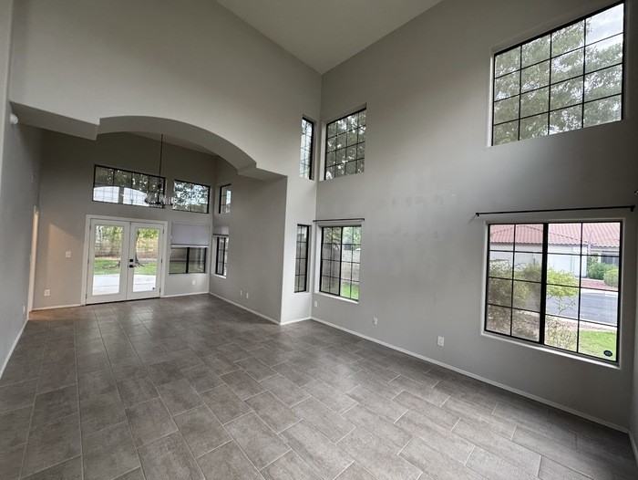 5633 W Bloomfield Rd - Photo 5 of 46