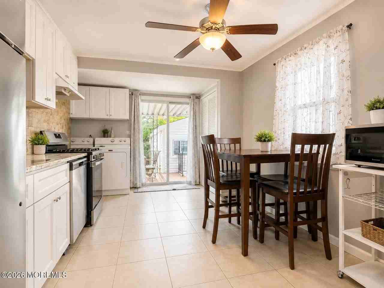 162 Seabreeze Way - Photo 2 of 13