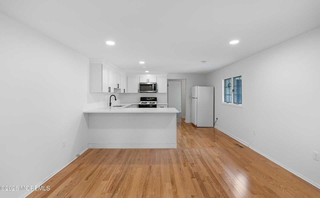 12 Parmly St - Photo 7 of 28