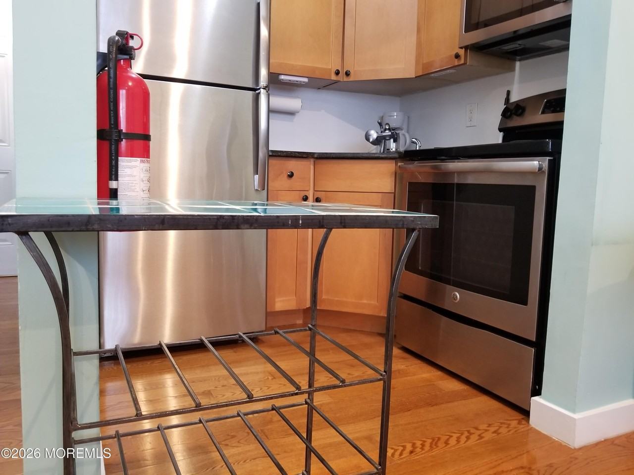 302 5th Ave #2 - Photo 5 of 22