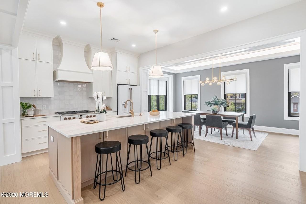2113 River Rd #A - Photo 3 of 36