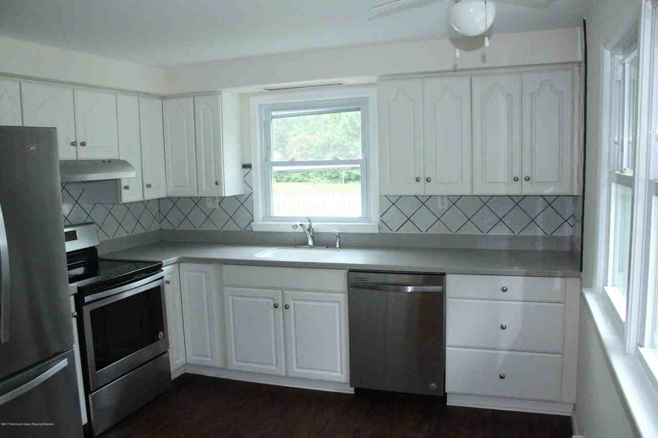 254 Admiral Ave - Photo 2 of 12