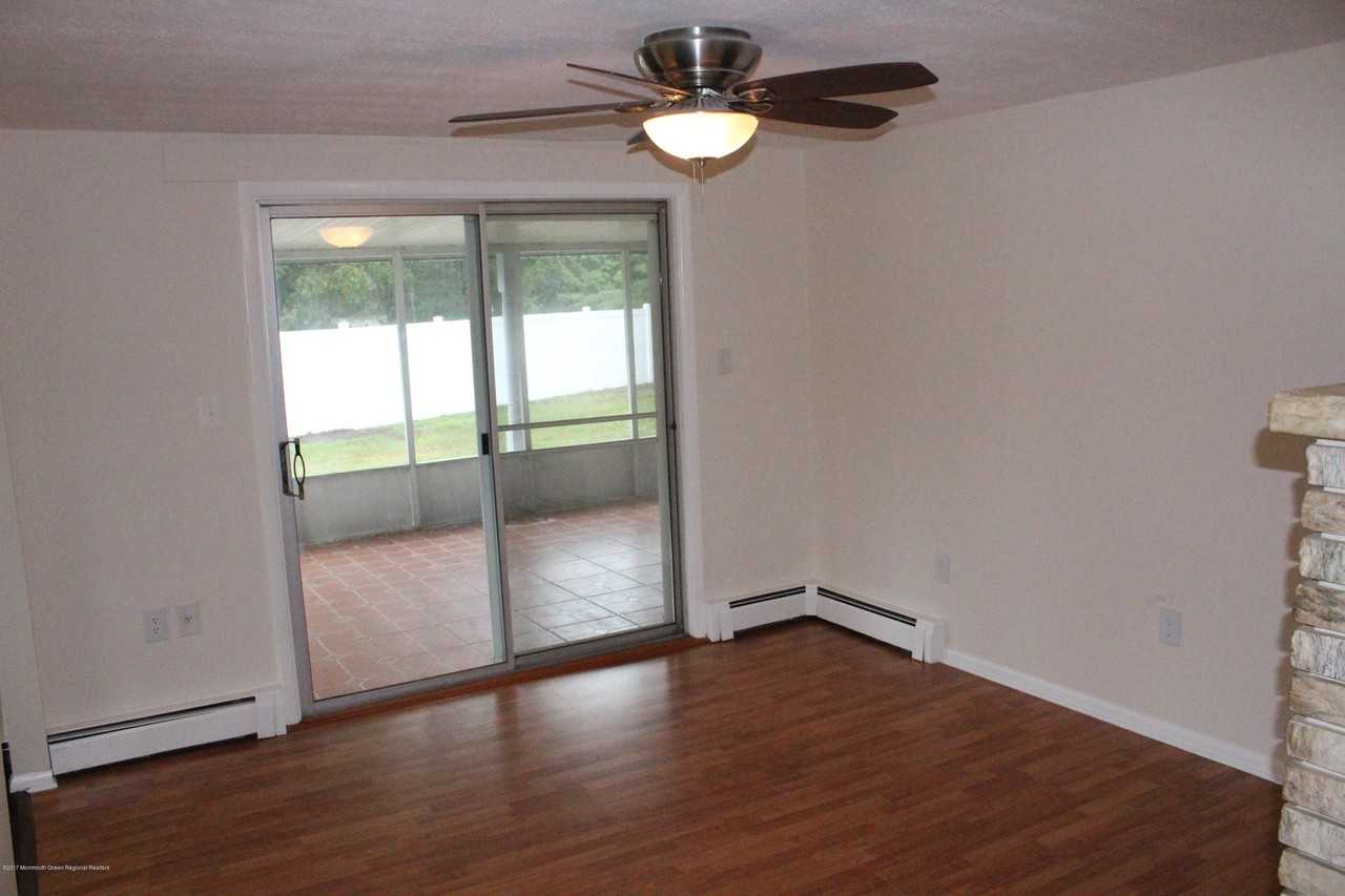 254 Admiral Ave - Photo 4 of 12
