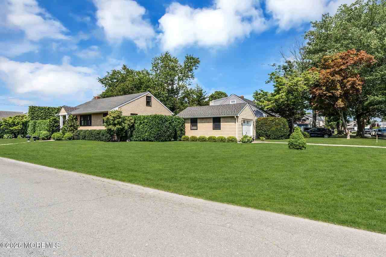 500 9th Ave - Photo 3 of 35