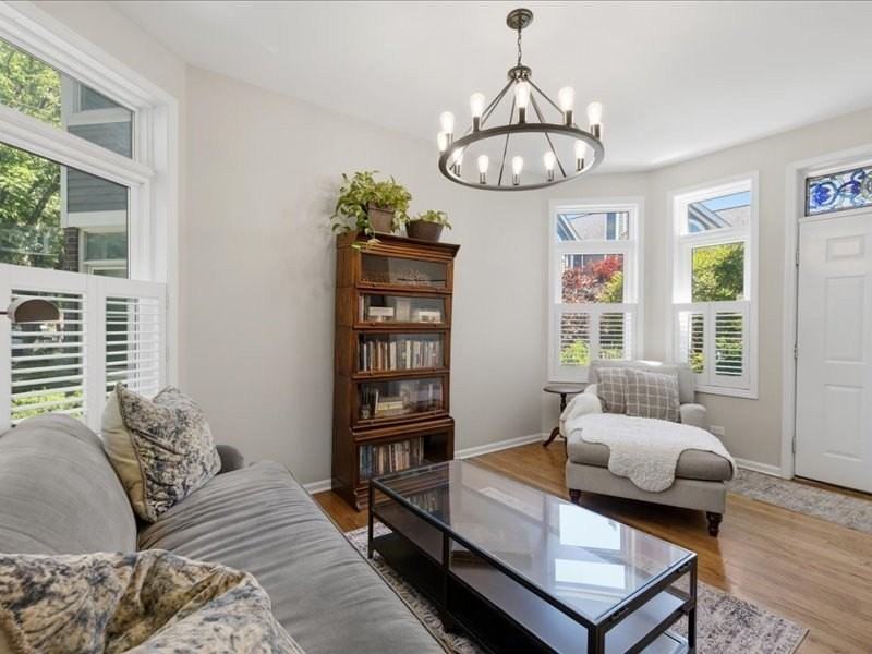 3311 N Racine Ave #A - Photo 3 of 31