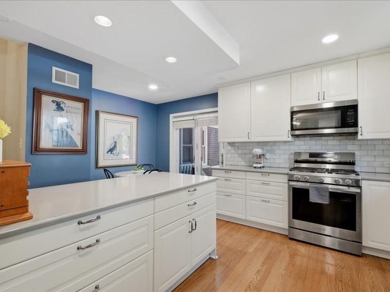 3311 N Racine Ave #A - Photo 5 of 31