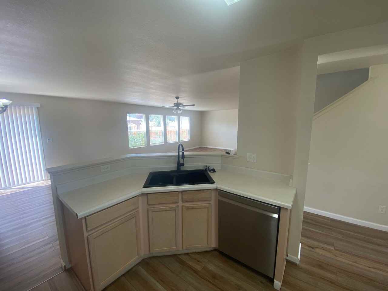 9438 Canyon Meadows Dr - Photo 4 of 15