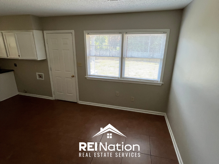 3636 Venable Rd - Photo 3 of 17