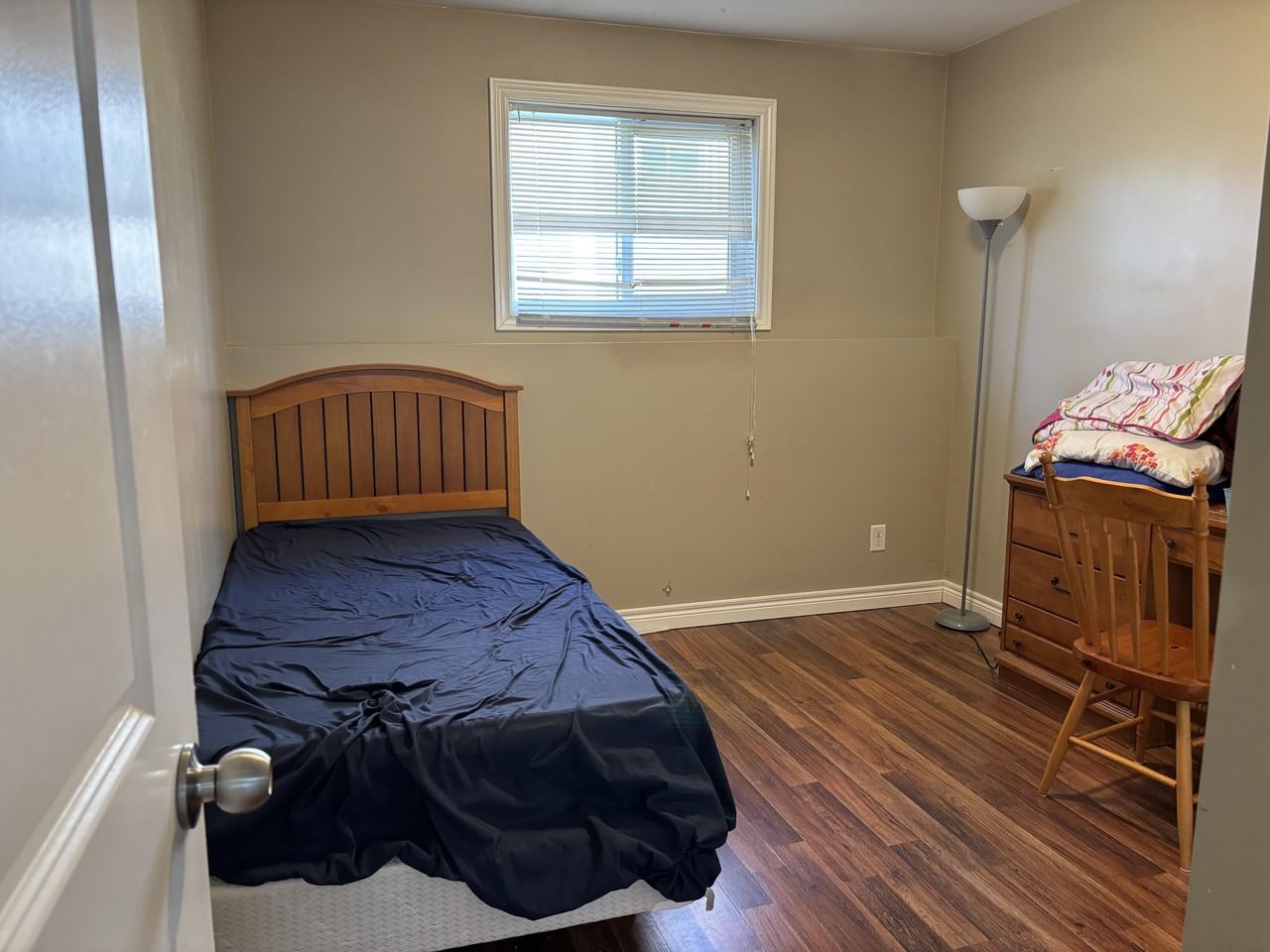 75 Pine St S - Photo 4 of 7