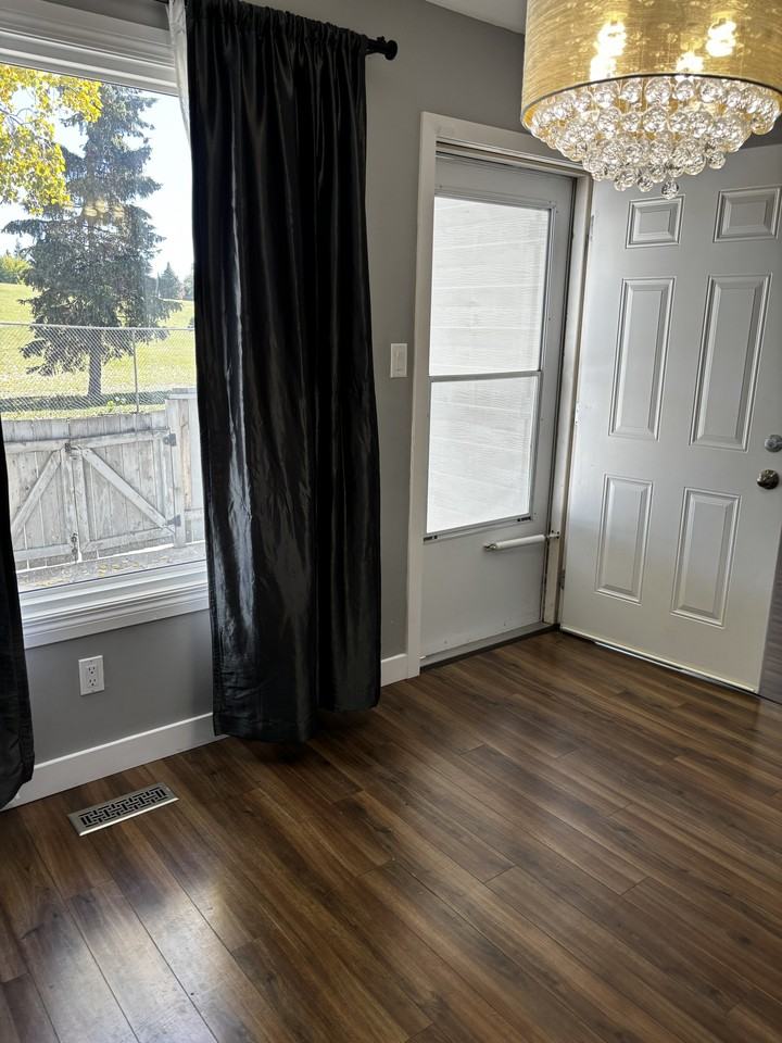 1415 62 St Nw - Photo 2 of 16