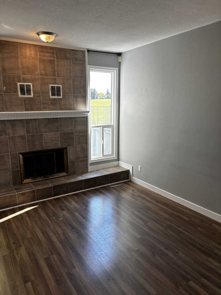 1415 62 St Nw - Photo 3 of 16