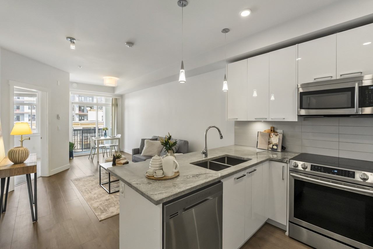 20686 Eastleigh Cres - Photo 2 of 40