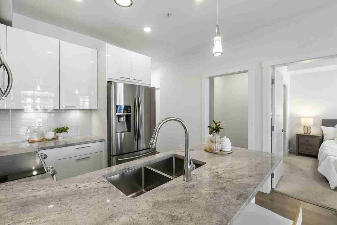 20686 Eastleigh Cres - Photo 6 of 40