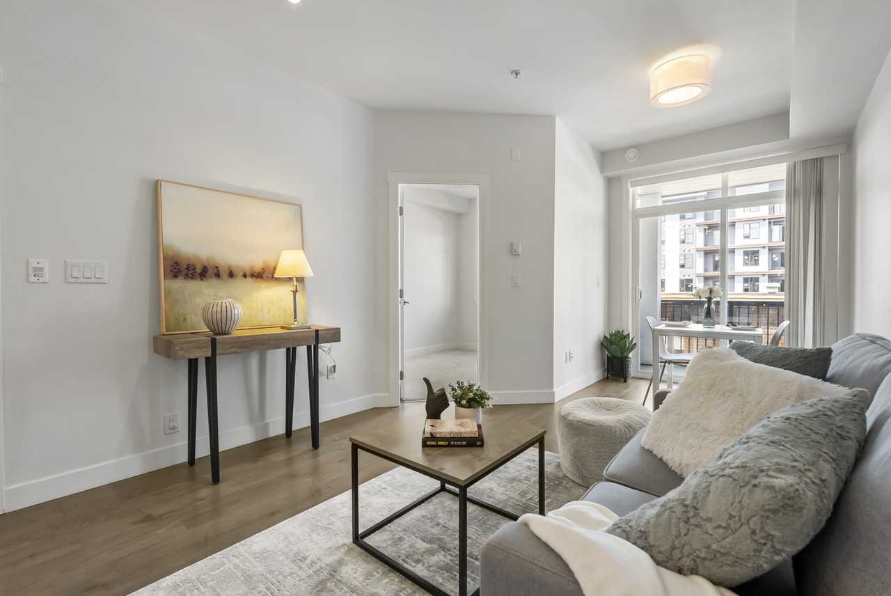 20686 Eastleigh Cres - Photo 7 of 40