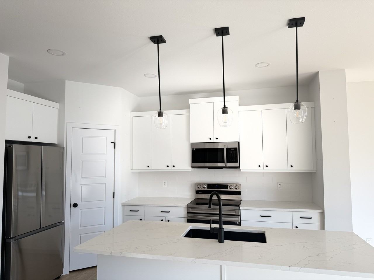 438 Schmeiser Bend - Photo 2 of 20