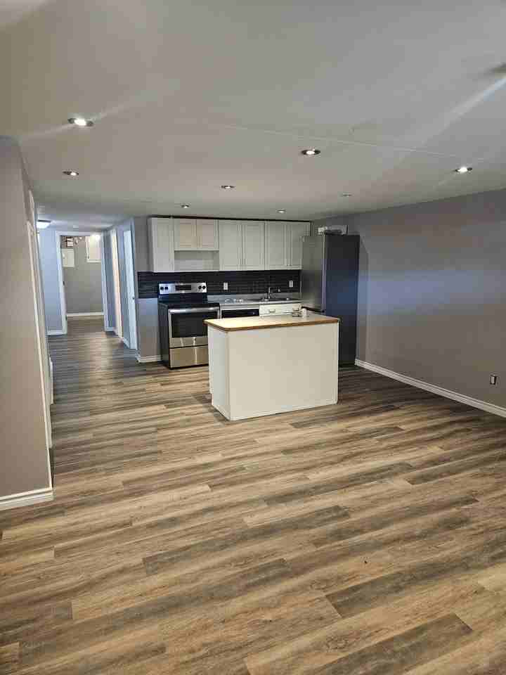 404 St John St - Photo 4 of 16