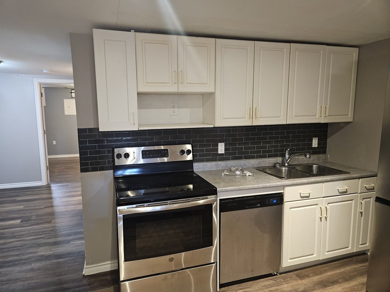 404 St John St - Photo 5 of 16