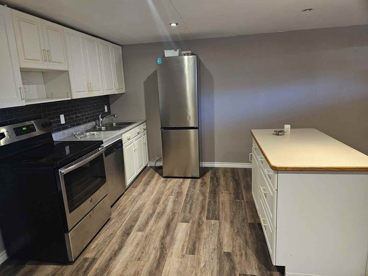 404 St John St - Photo 6 of 16