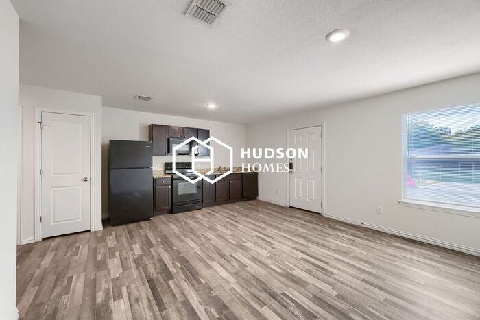 1611 Bryan Ave #A - Photo 6 of 12