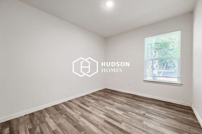 1611 Bryan Ave #A - Photo 7 of 12