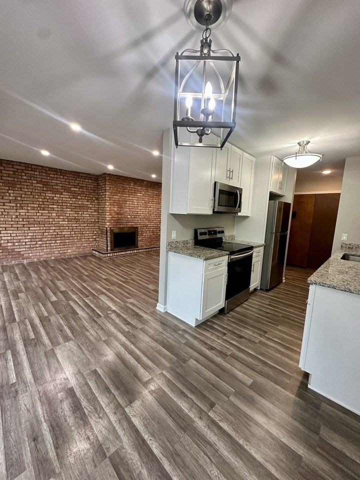 5500 Hillcrest Ln #129-2M - Photo 6 of 8