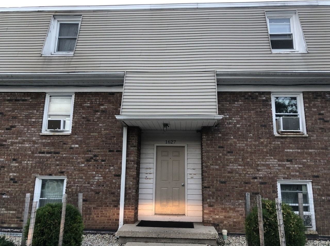 1627 Woodbine Dr #6