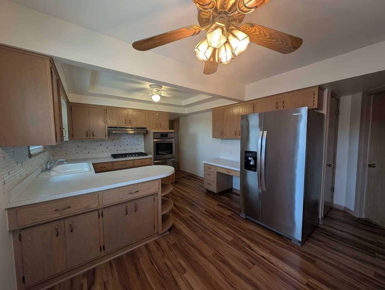 6537 N Natoma Ave #2 - Photo 3 of 9