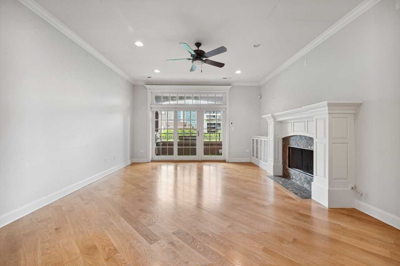 106 S Sangamon St #3S - Photo 4 of 20