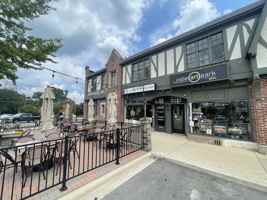 featured image of 28W579 Stafford Pl #1