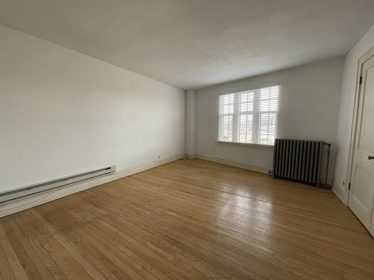 28W579 Stafford Pl #1 - Photo 2 of 9