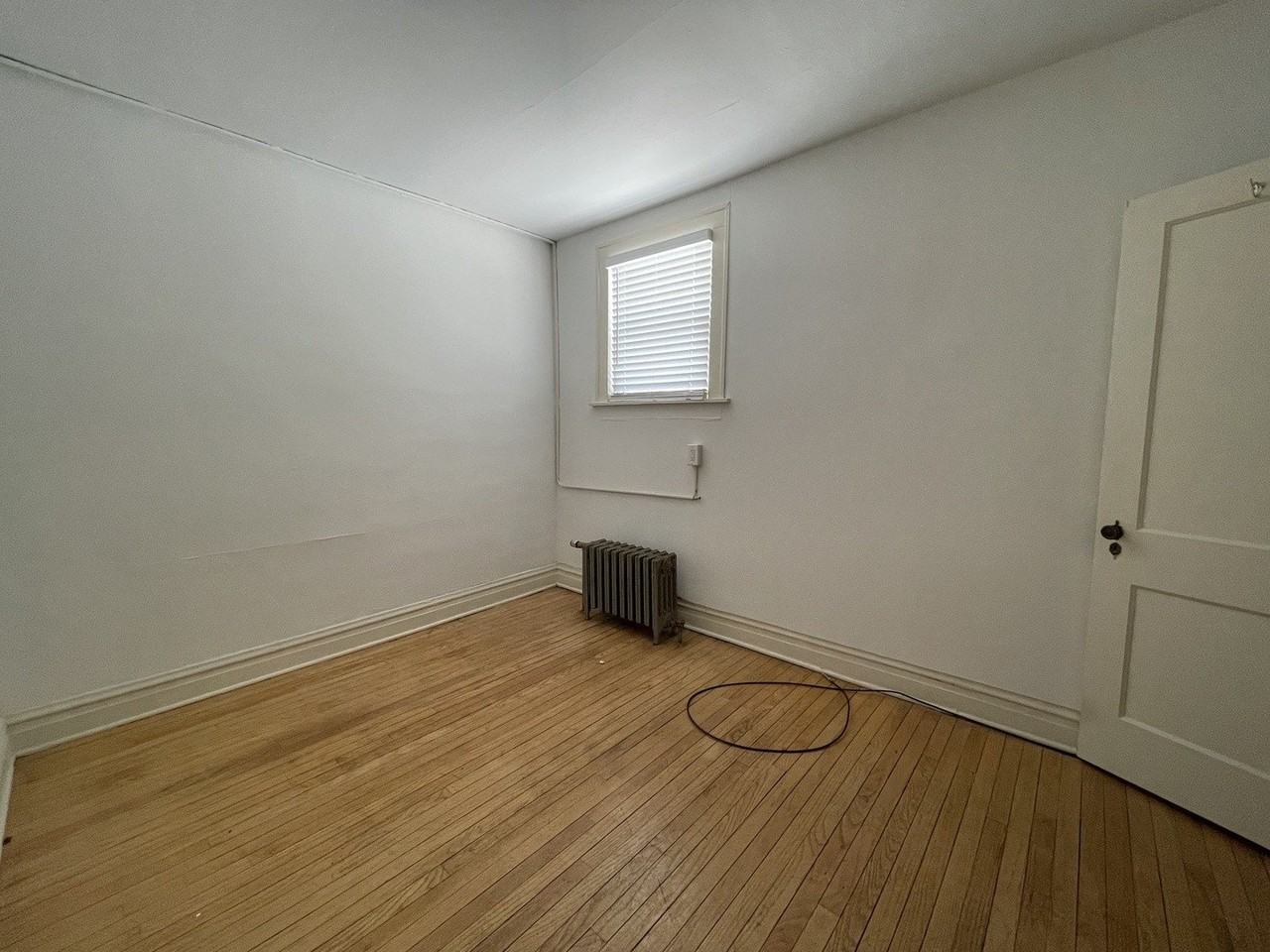 28W579 Stafford Pl #1 - Photo 4 of 9