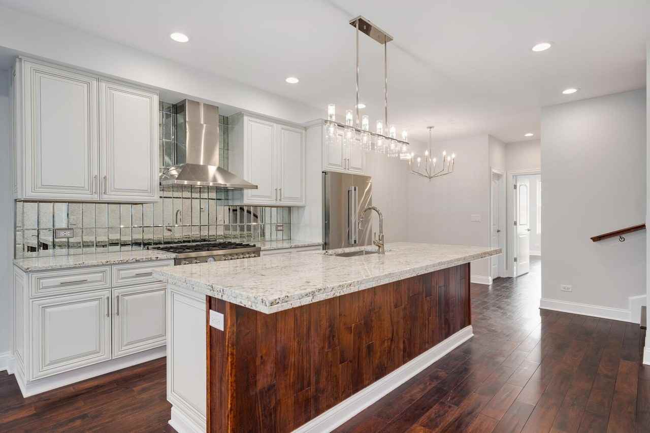 1919 N Drake Ave #B - Photo 3 of 25