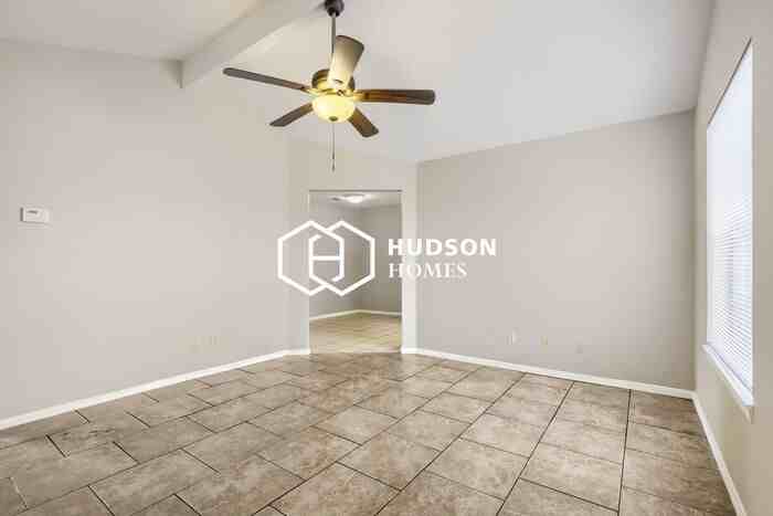 127 Carly Ln - Photo 4 of 13