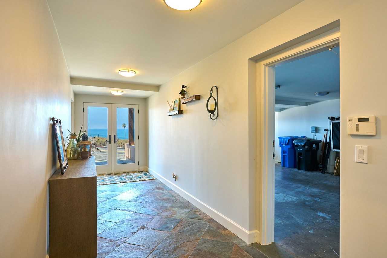151 Napoleon St - Photo 6 of 49