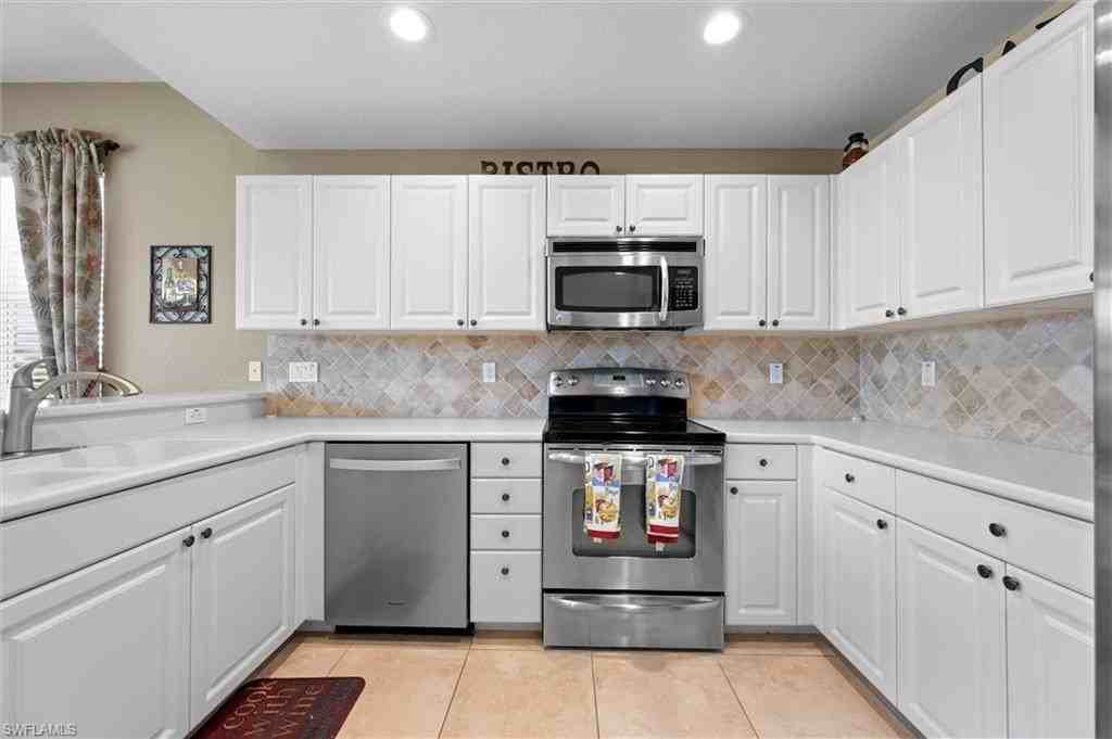 6815 Ascot Dr #102 - Photo 4 of 25