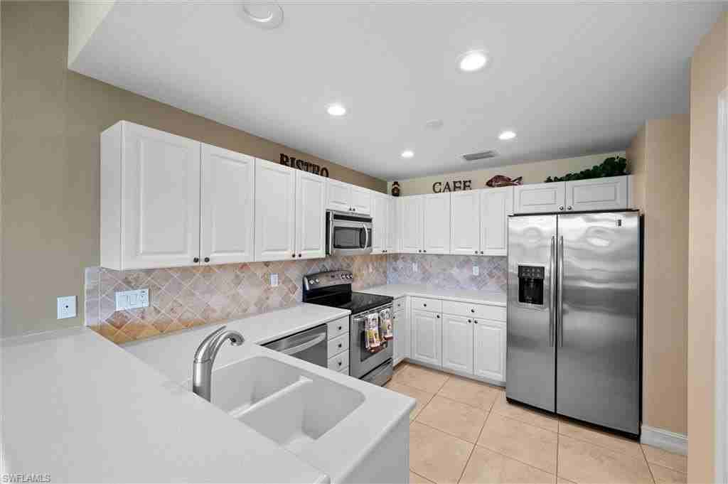 6815 Ascot Dr #102 - Photo 5 of 25