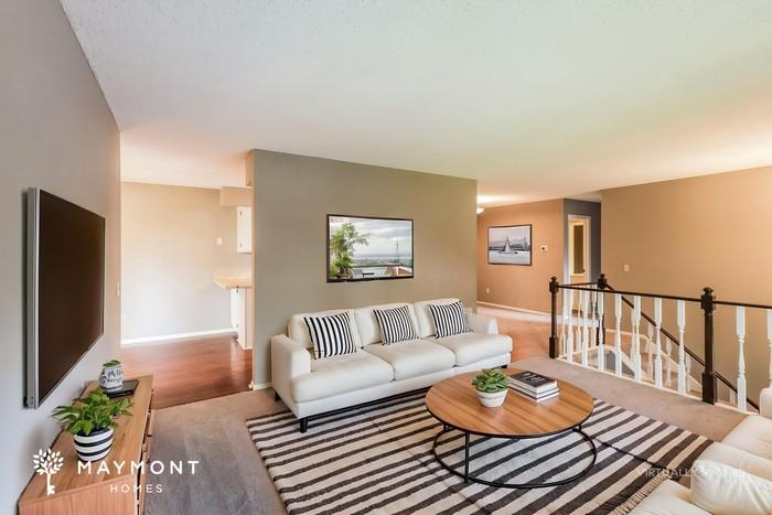 8433 Thomas Ct N - Photo 6 of 16