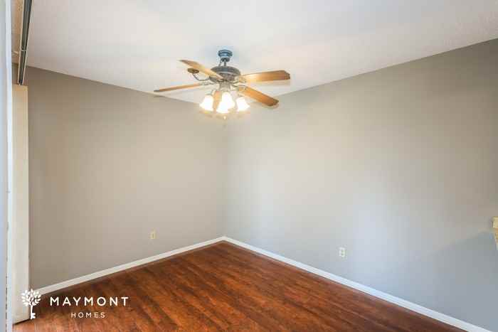 8433 Thomas Ct N - Photo 7 of 16
