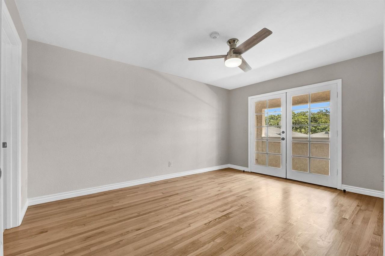 203 N Lucia Ave - Photo 4 of 19