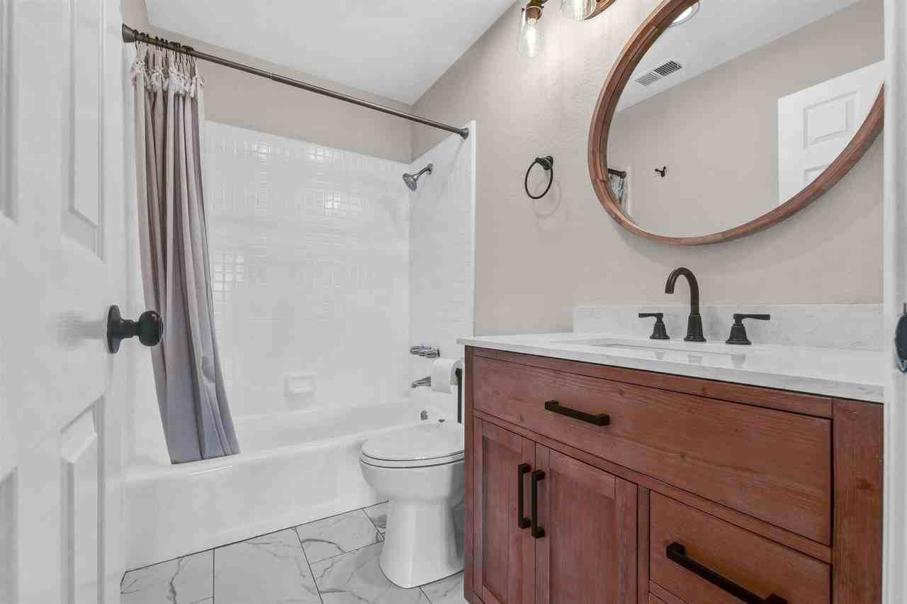 203 N Lucia Ave - Photo 5 of 19